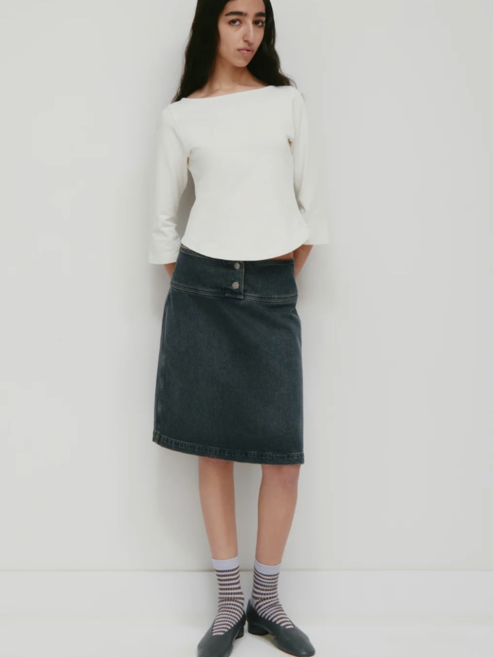 NWOT Kotn Women's Lina Low Rise Denim Skirt | Size 4